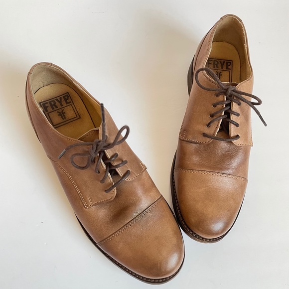 Frye Shoes - Frye Leather Cap Toe Oxord Shoes EUC 6.5 lace-up